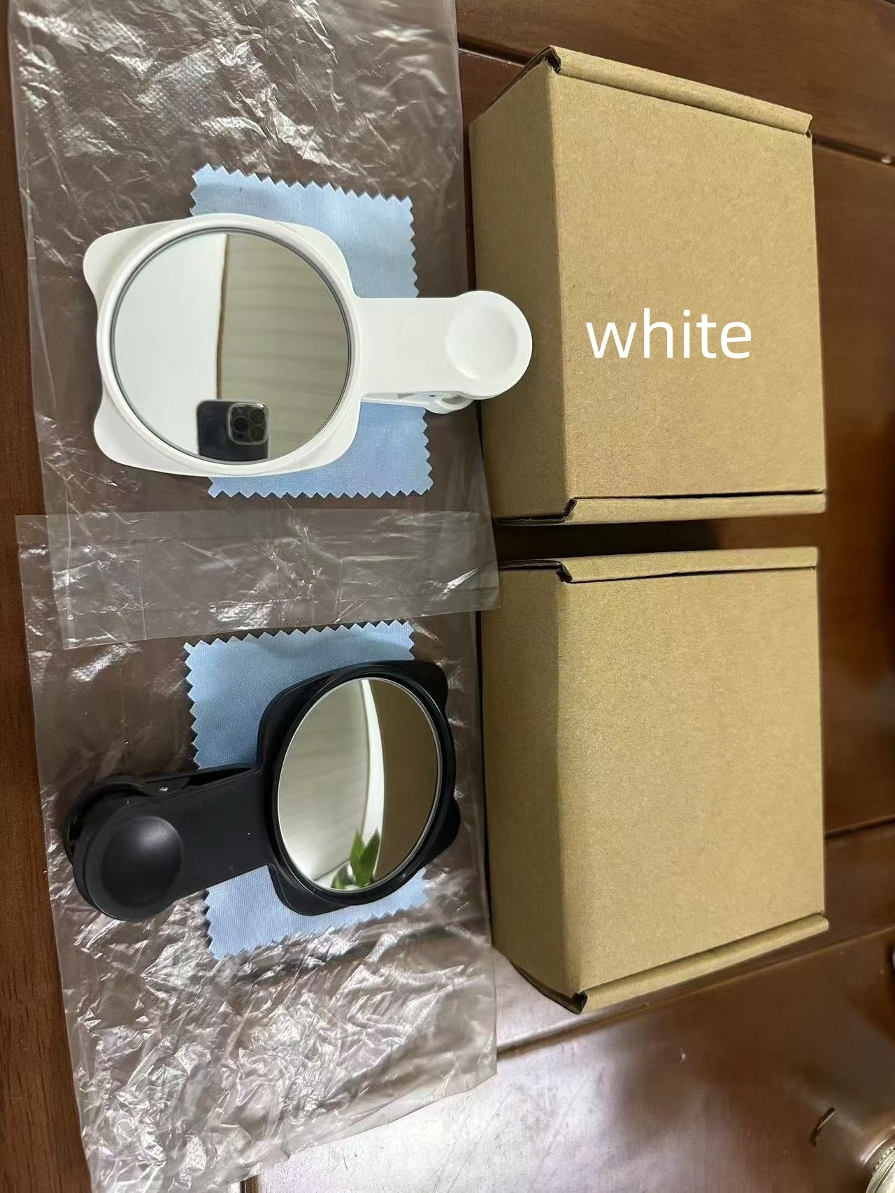 Caméra arrière de téléphone avec miroir réfléchissant et auto-prise de vue